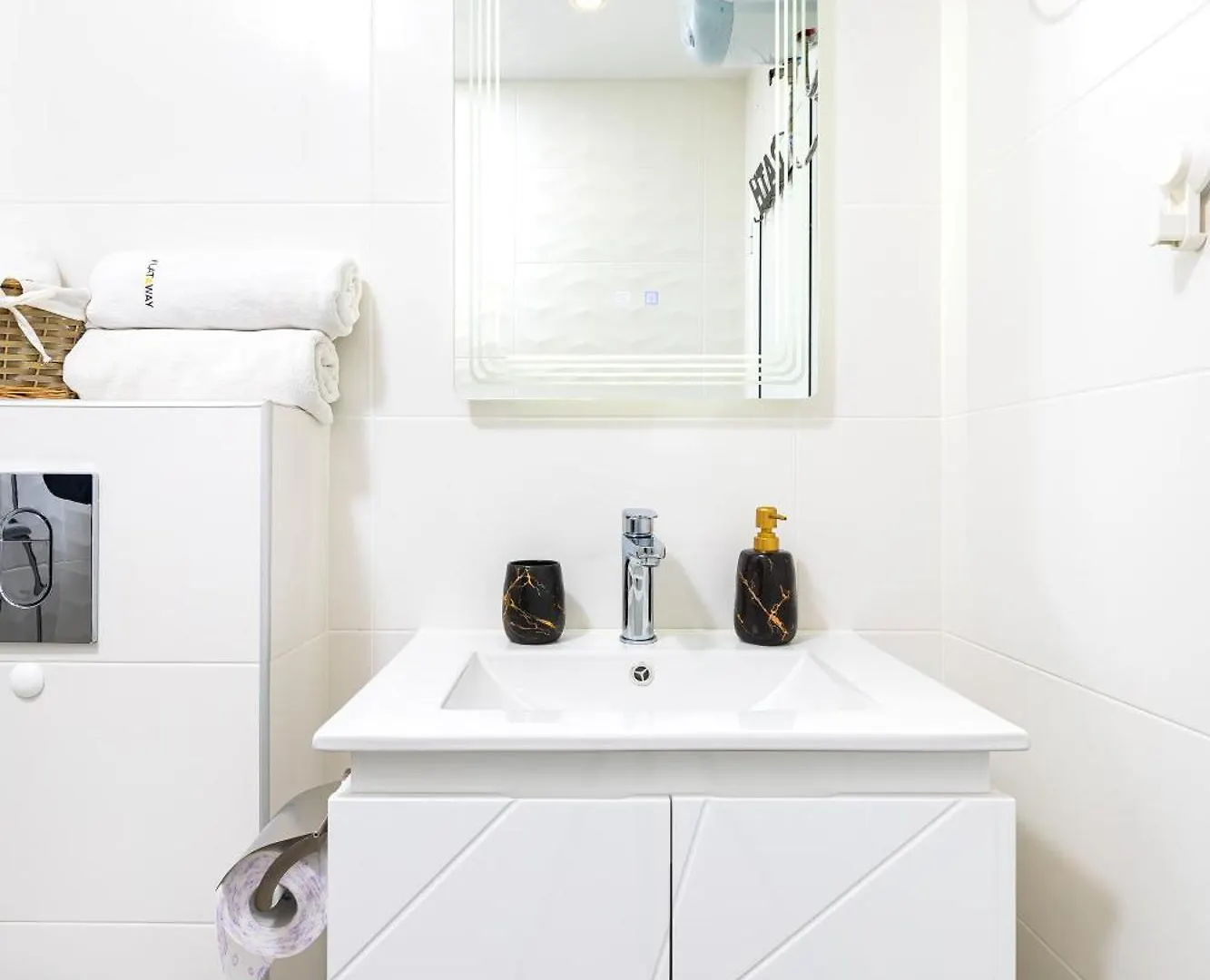 Bright Windowed Studio 10 Mins To The City Centre By Flat Mаnager Plovdiv Apartment