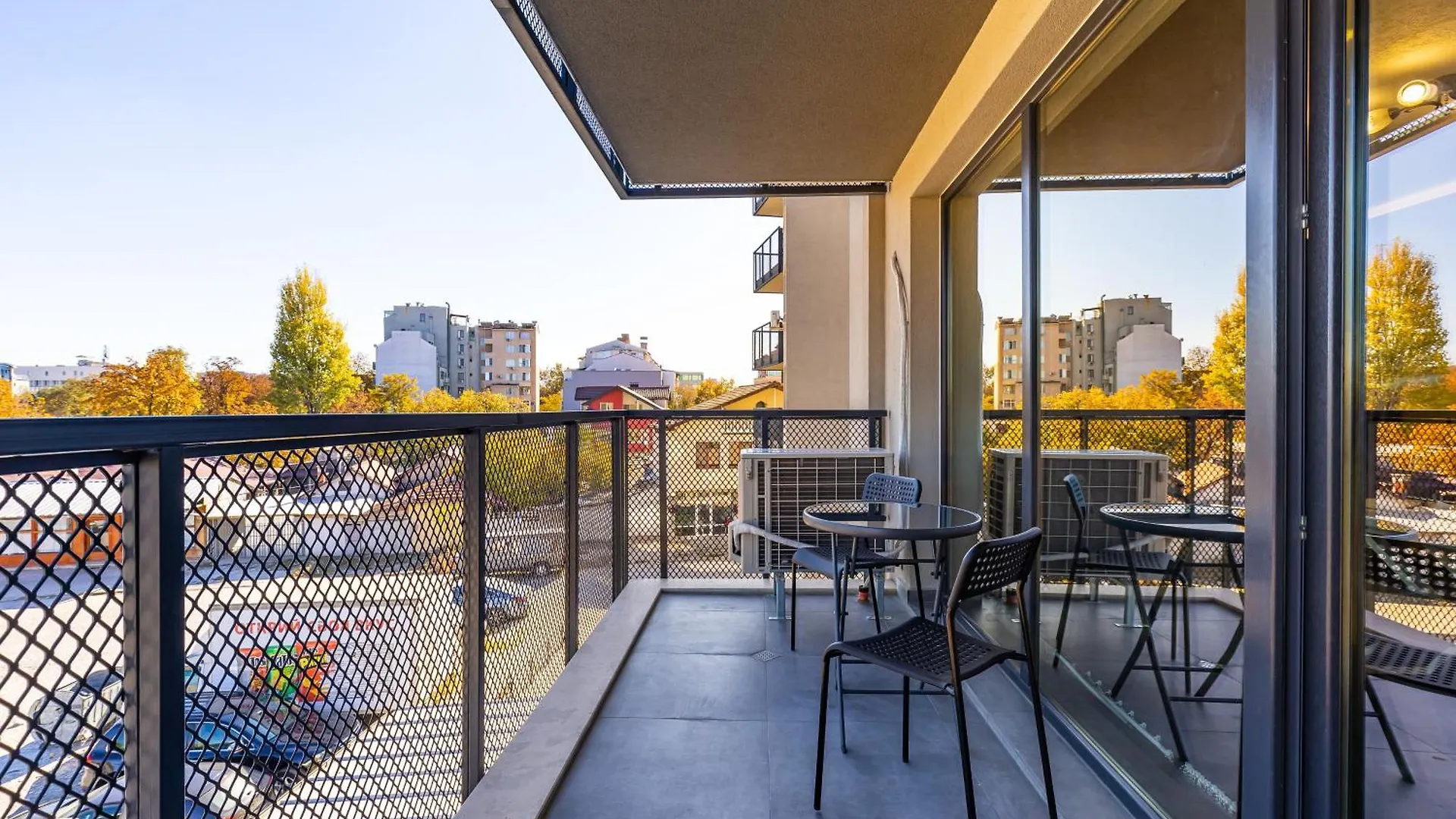 Apartment Bright Windowed Studio 10 Mins To The City Centre By Flat Mаnager Plovdiv